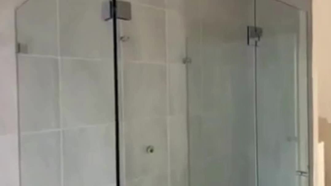 ⁣Why Shower Panels Are the Perfect Bathroom Upgrade